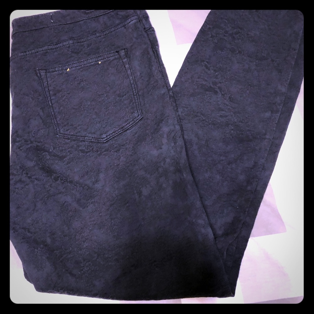 Pilcro and the letter press black skinny pants